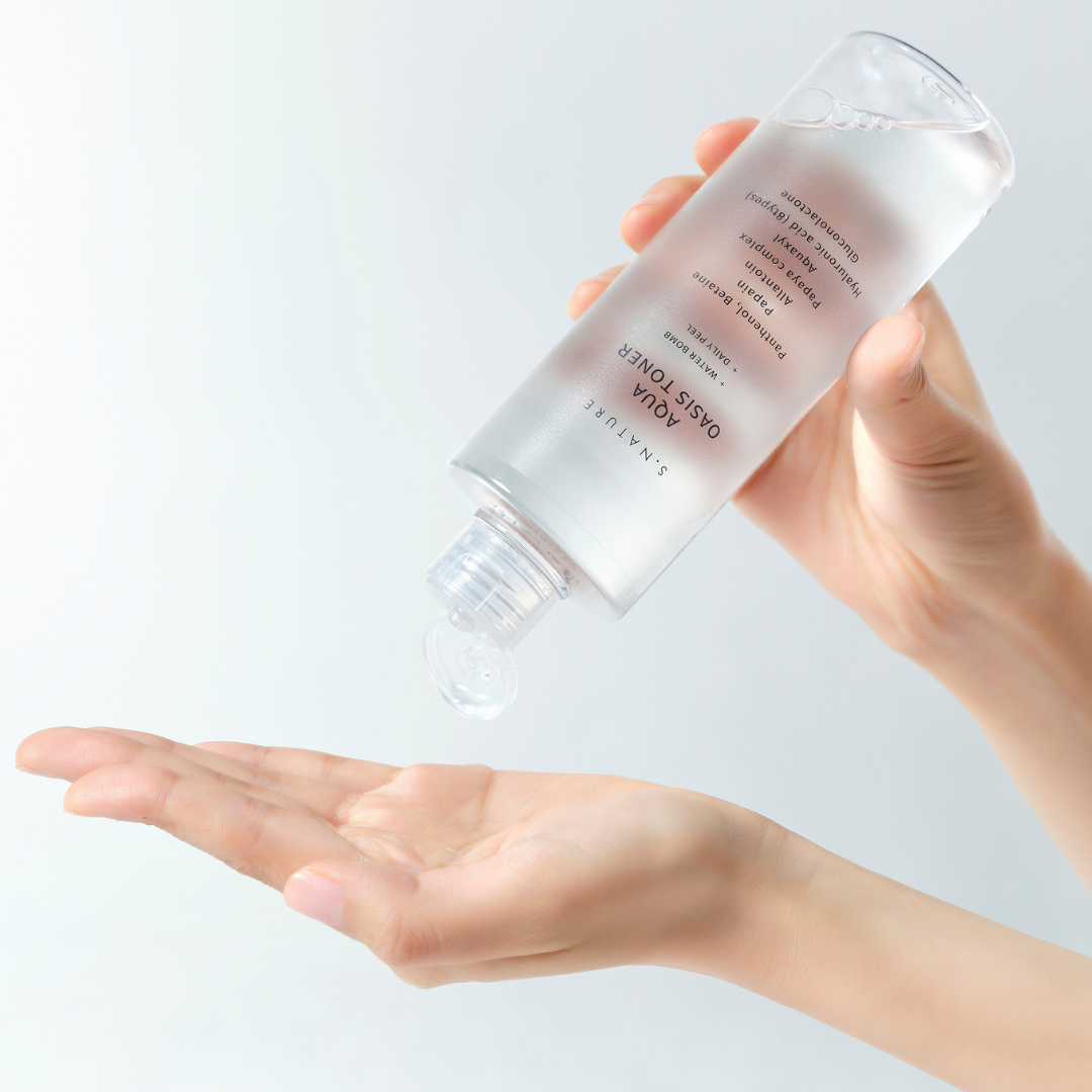 S.NATURE Aqua Oasis Toner sopii täydellisesti osaksi päivittäistä ihonhoitorutiinia valmistelemaan iho puhdistuksen jälkeen seuraavia tuotteita varten.