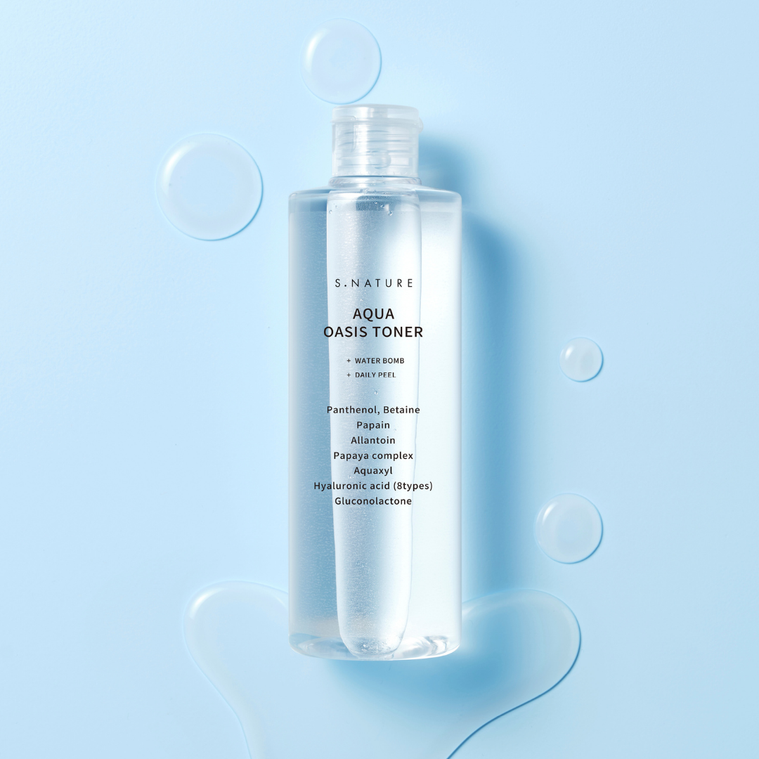 Saavuta pehmeän ja sileän tuntuinen sekä heleän ja hyvinvoivan näköinen iho tällä nopeasti imeytyvällä ja intensiivisesti kosteuttavalla S.NATURE Aqua Oasis Toner -kasvovedellä.
