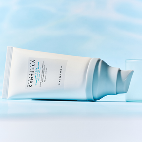 SKIN1004 Centella Hyalu-Cica Water-Fit Sun Serum SPF50+ PA++++ on erittäin kevyt ja tehokkaasti kosteuttava k-beauty aurinkovoide